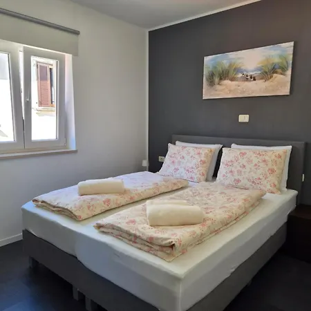 Apartment Apartma Bright