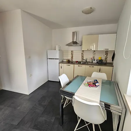 Apartma Bright